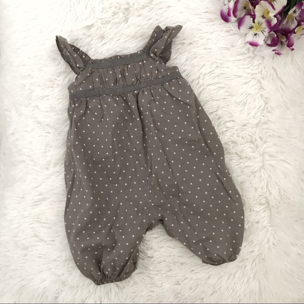 ❌Sold❌🌸 Gap Baby Girl Gray with Pink dots Romper 🌸
